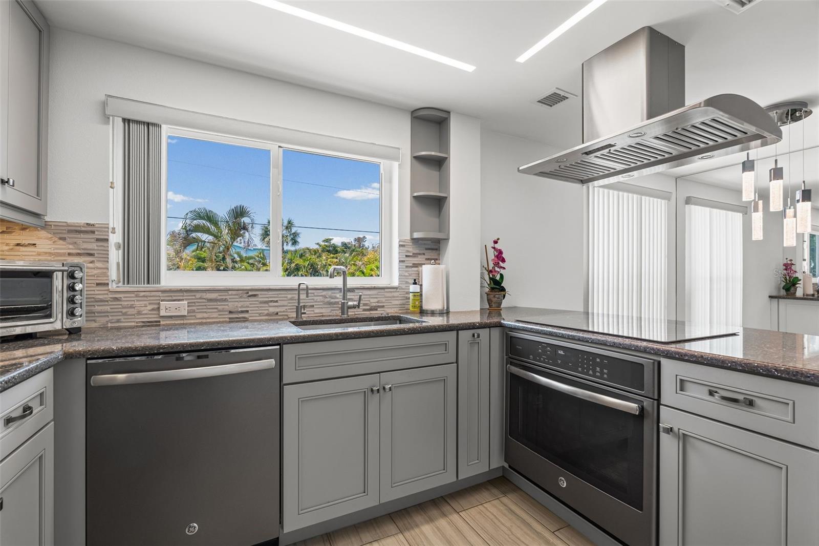 GULF VIEW TWNHS - Residential