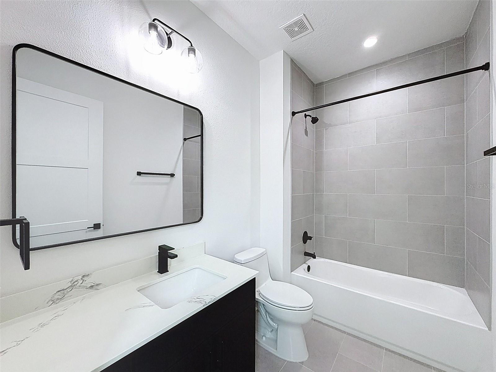 CANVAS TPA TWNHMS PH 1 - Residential Lease