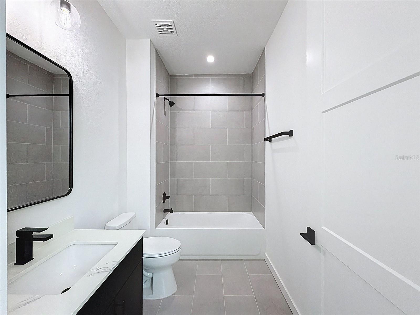 CANVAS TPA TWNHMS PH 1 - Residential Lease