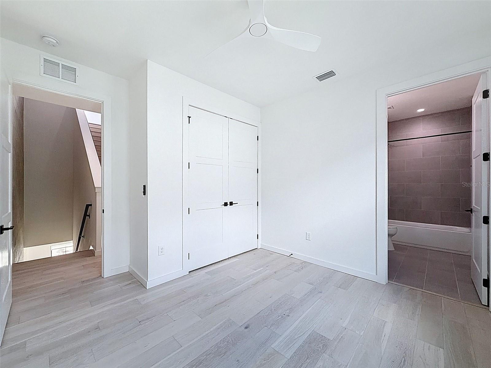 CANVAS TPA TWNHMS PH 1 - Residential Lease