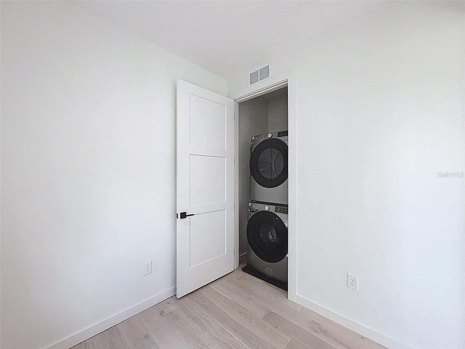 CANVAS TPA TWNHMS PH 1 - Residential Lease