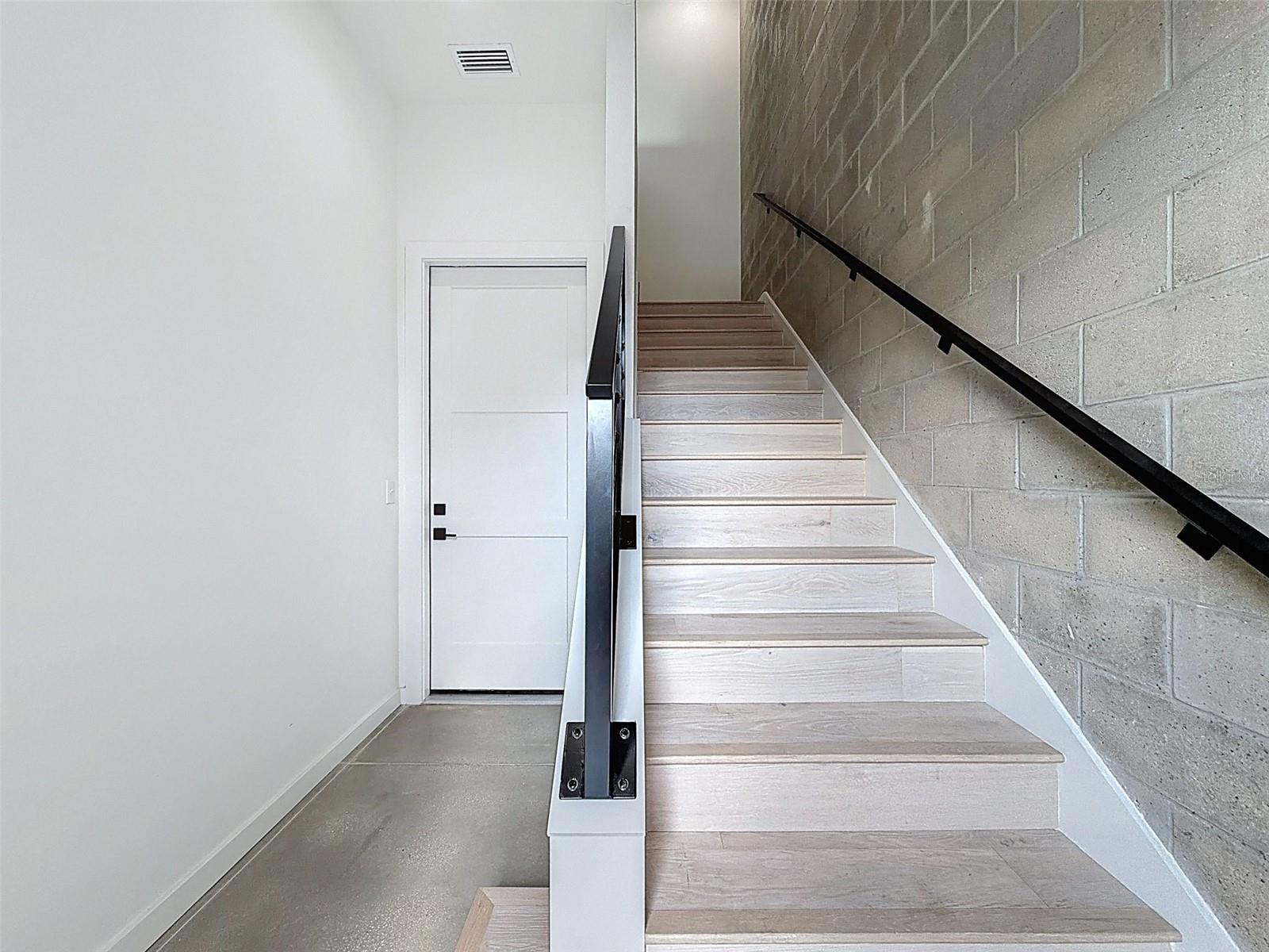 CANVAS TPA TWNHMS PH 1 - Residential Lease