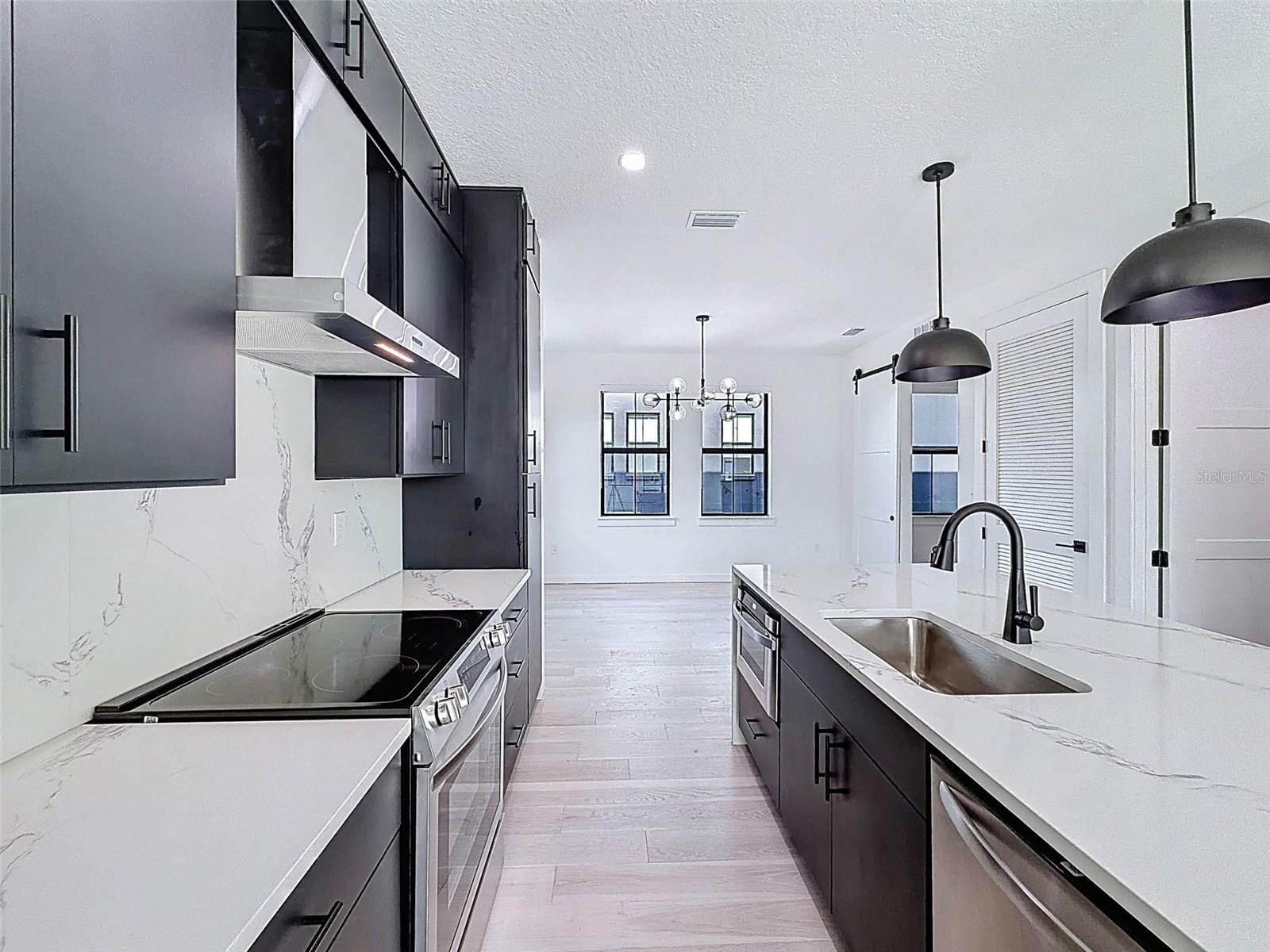 CANVAS TPA TWNHMS PH 1 - Residential Lease