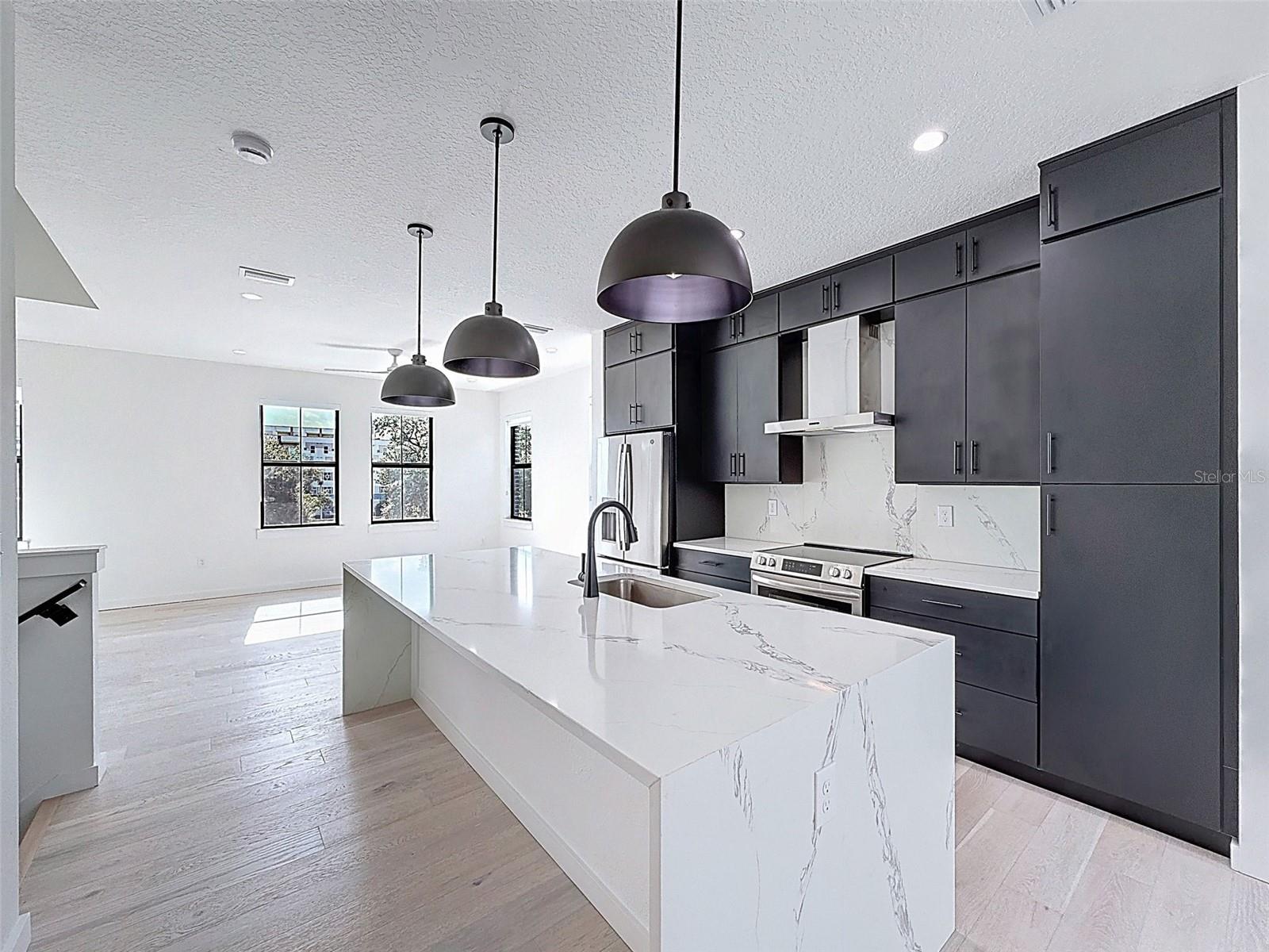 CANVAS TPA TWNHMS PH 1 - Residential Lease