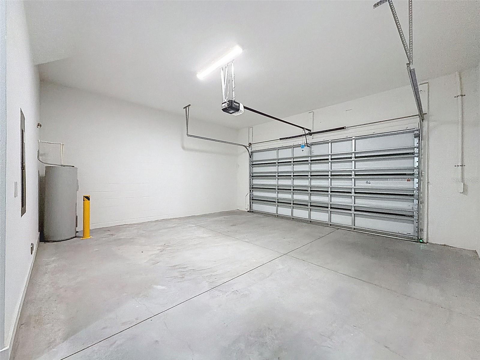 CANVAS TPA TWNHMS PH 1 - Residential Lease