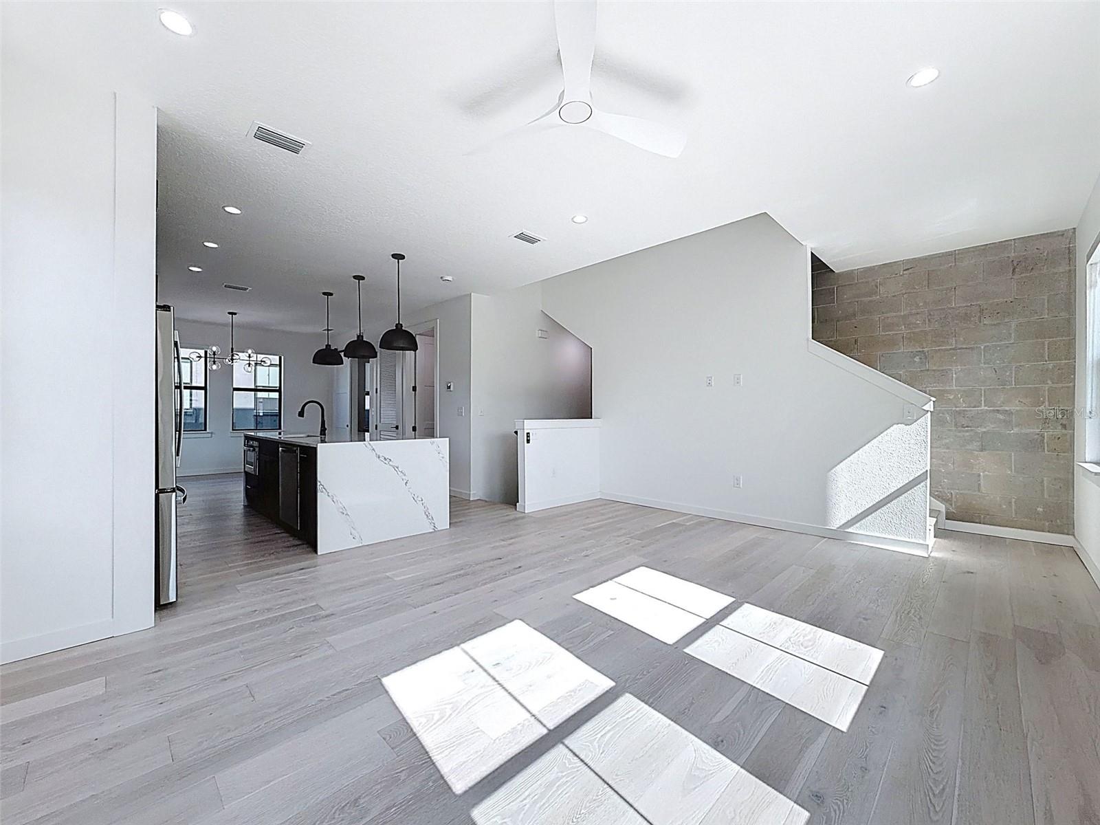 CANVAS TPA TWNHMS PH 1 - Residential Lease