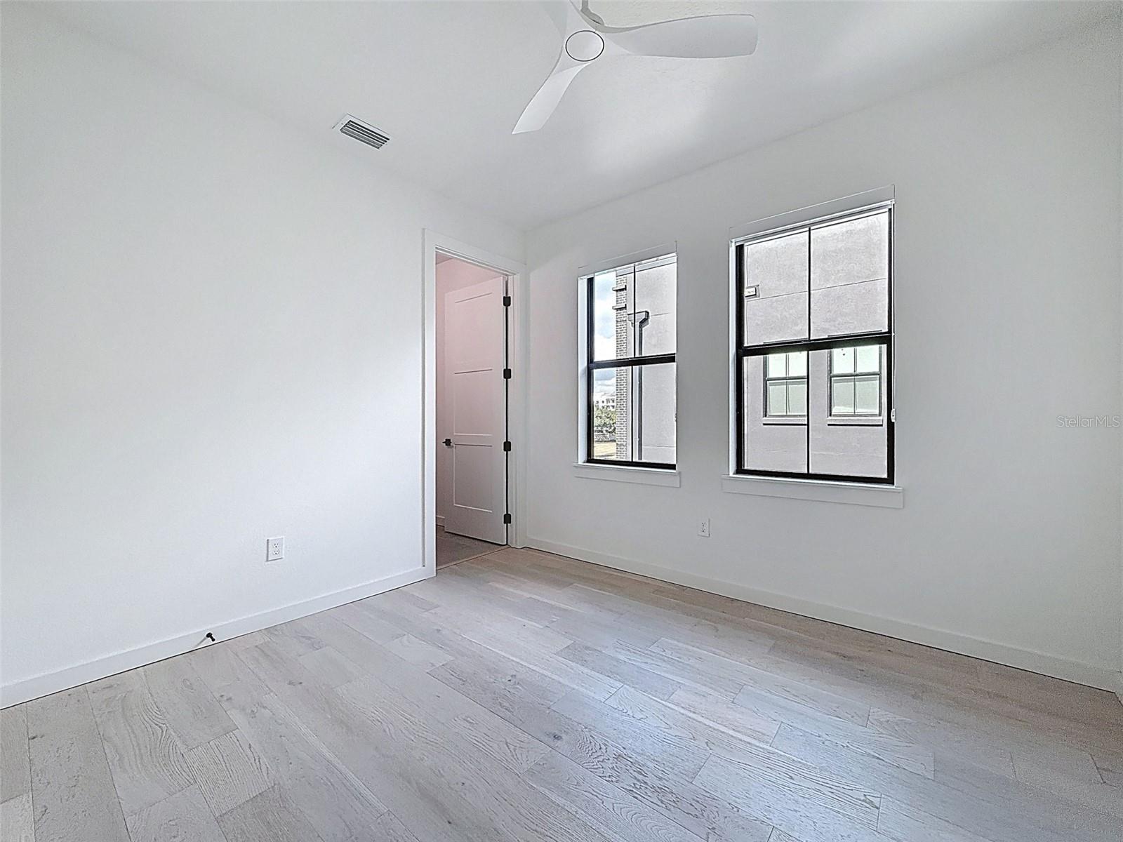 CANVAS TPA TWNHMS PH 1 - Residential Lease