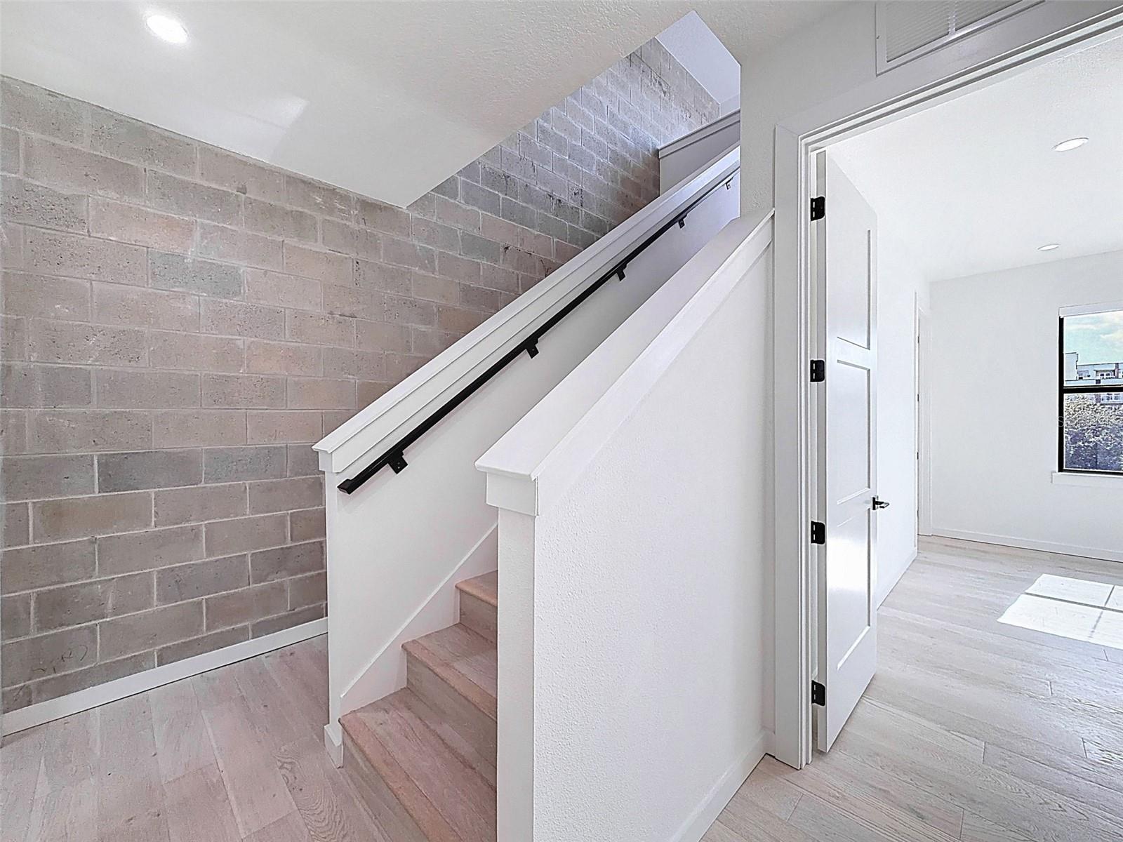 CANVAS TPA TWNHMS PH 1 - Residential Lease