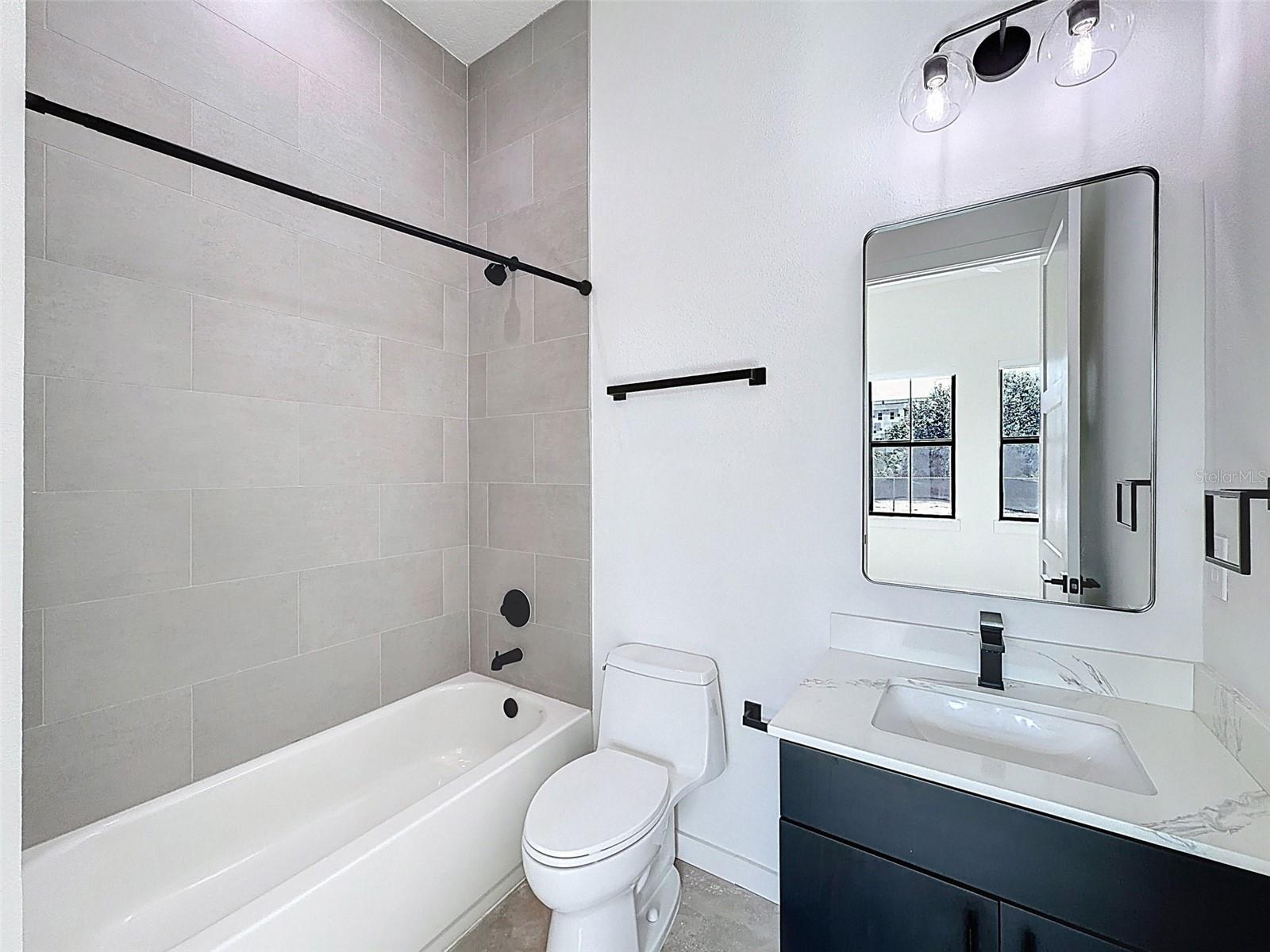 CANVAS TPA TWNHMS PH 1 - Residential Lease