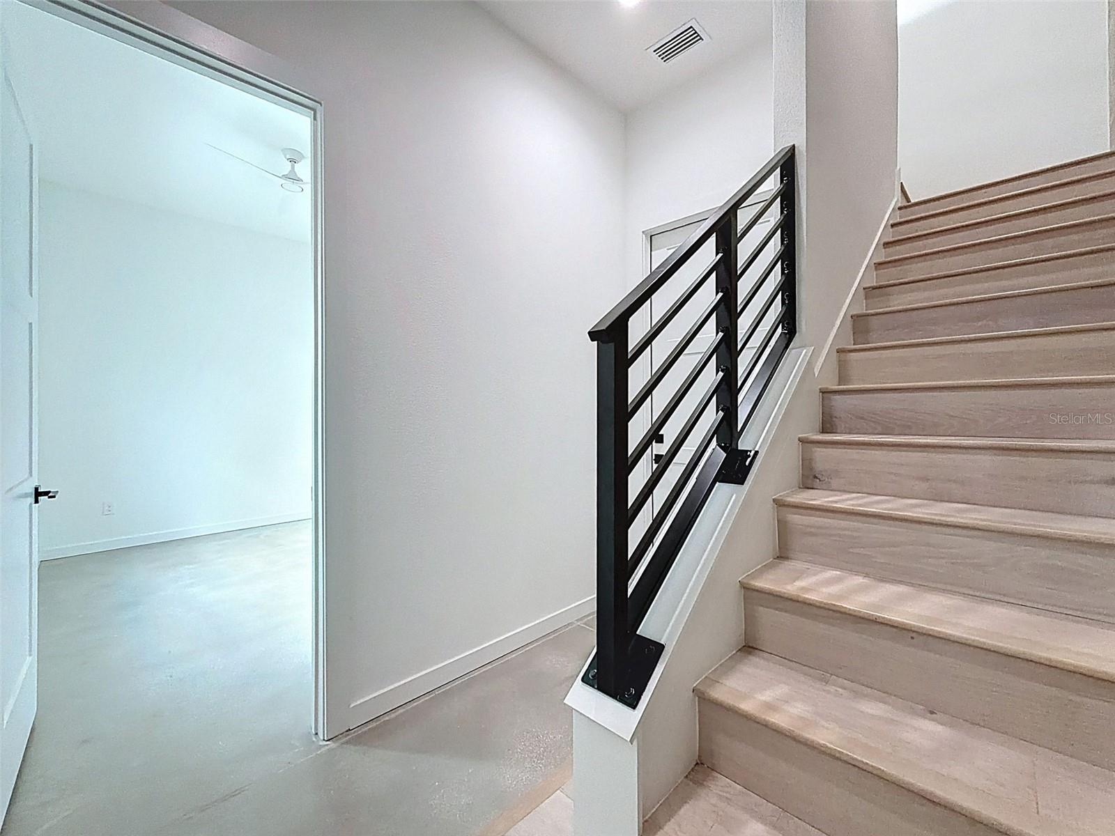 CANVAS TPA TWNHMS PH 1 - Residential Lease