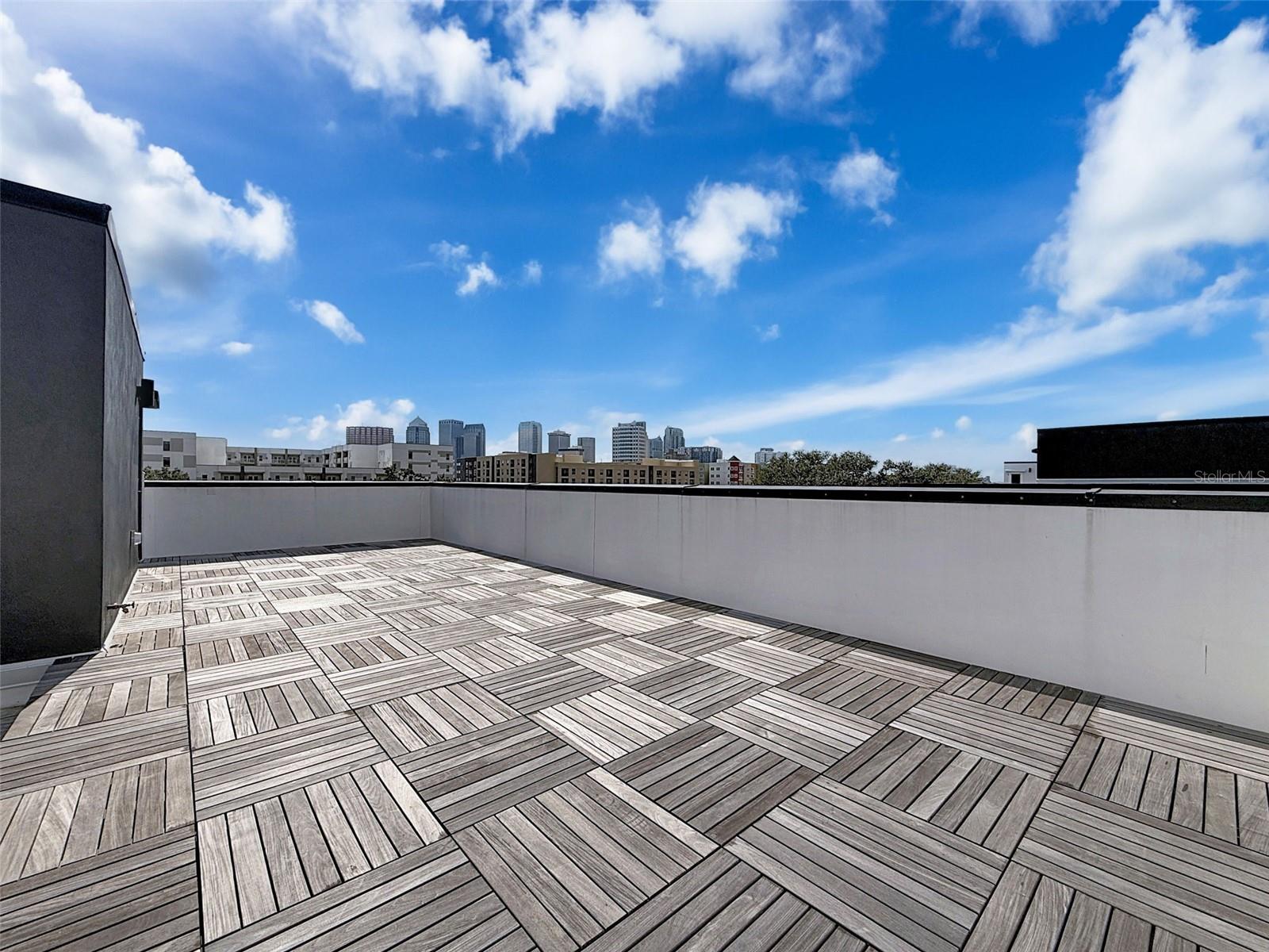 CANVAS TPA TWNHMS PH 1 - Residential Lease