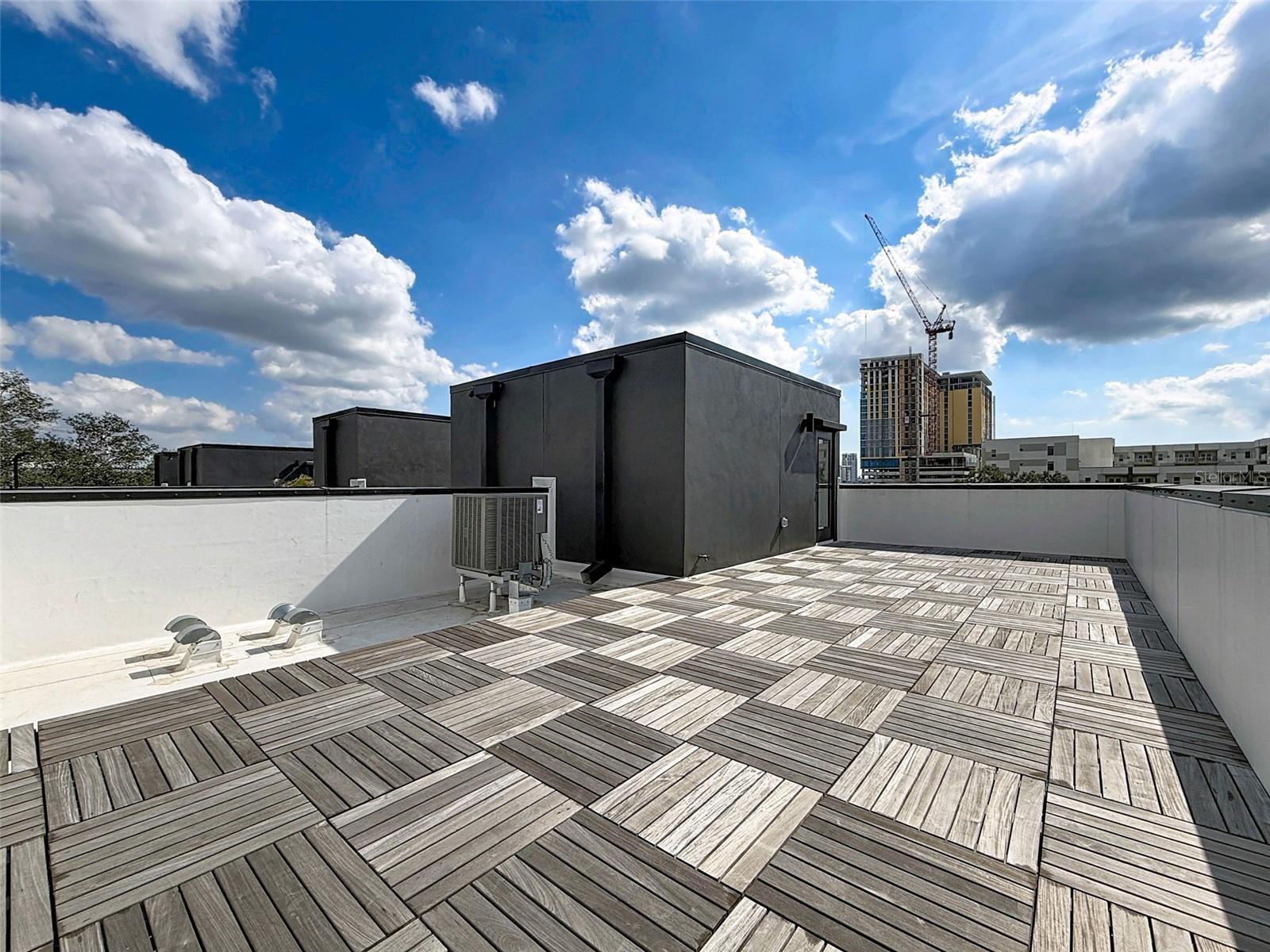 CANVAS TPA TWNHMS PH 1 - Residential Lease