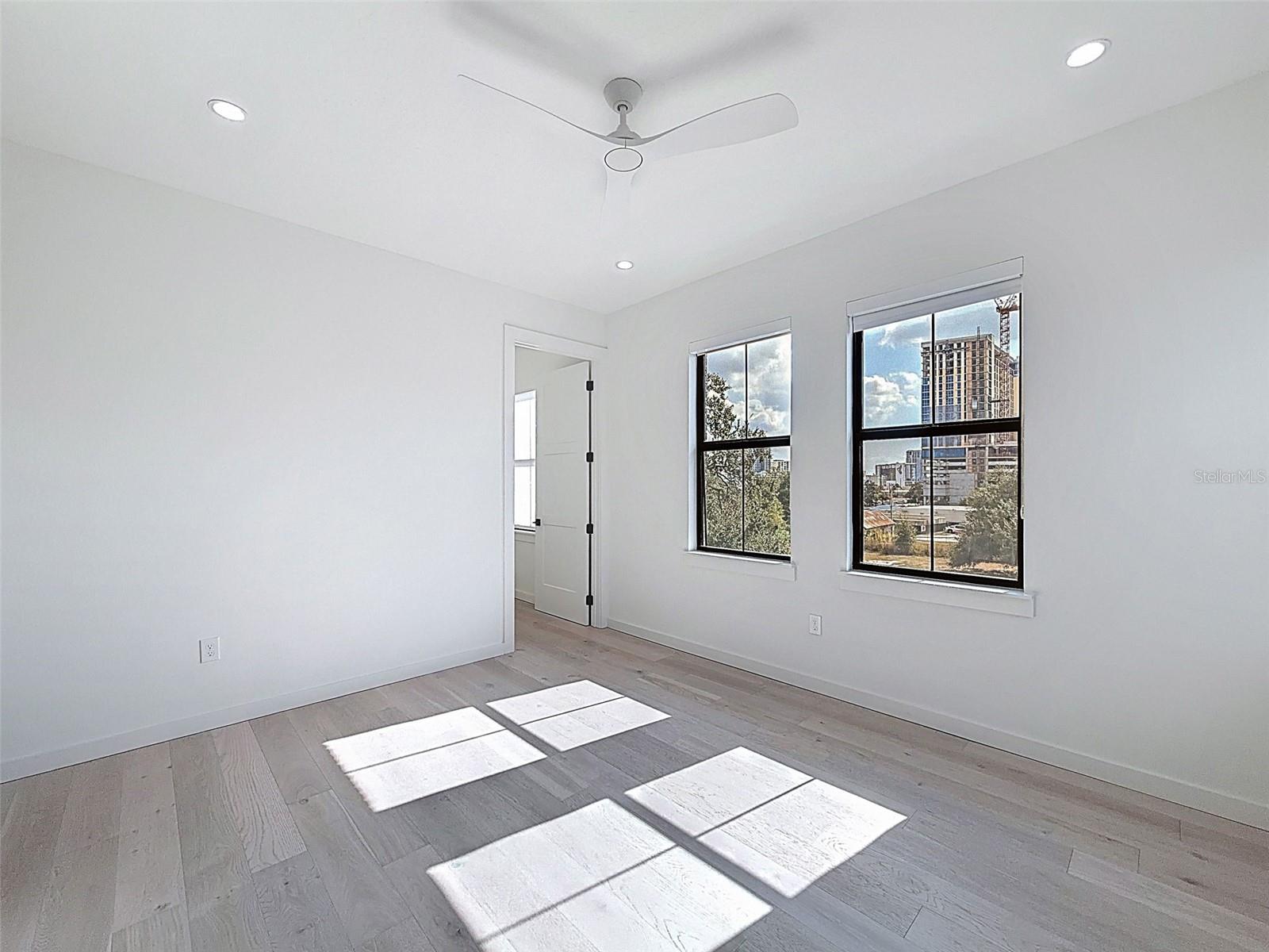 CANVAS TPA TWNHMS PH 1 - Residential Lease