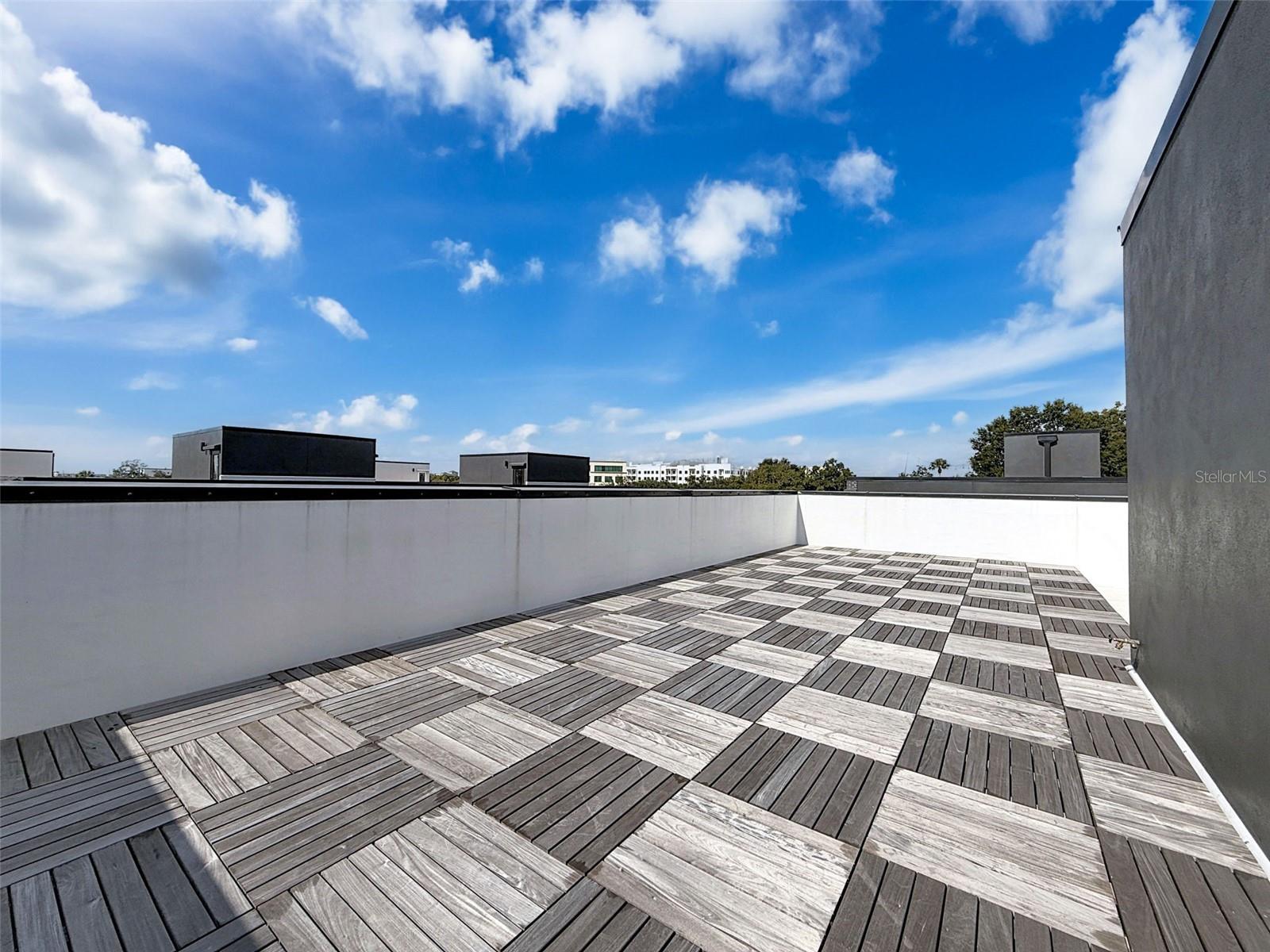 CANVAS TPA TWNHMS PH 1 - Residential Lease