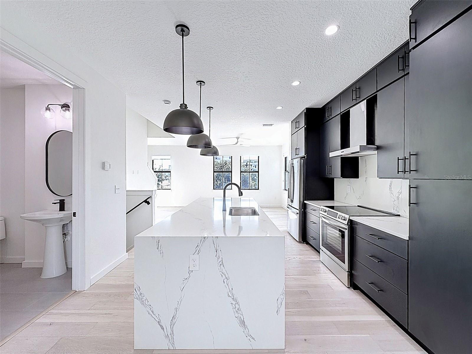 CANVAS TPA TWNHMS PH 1 - Residential Lease