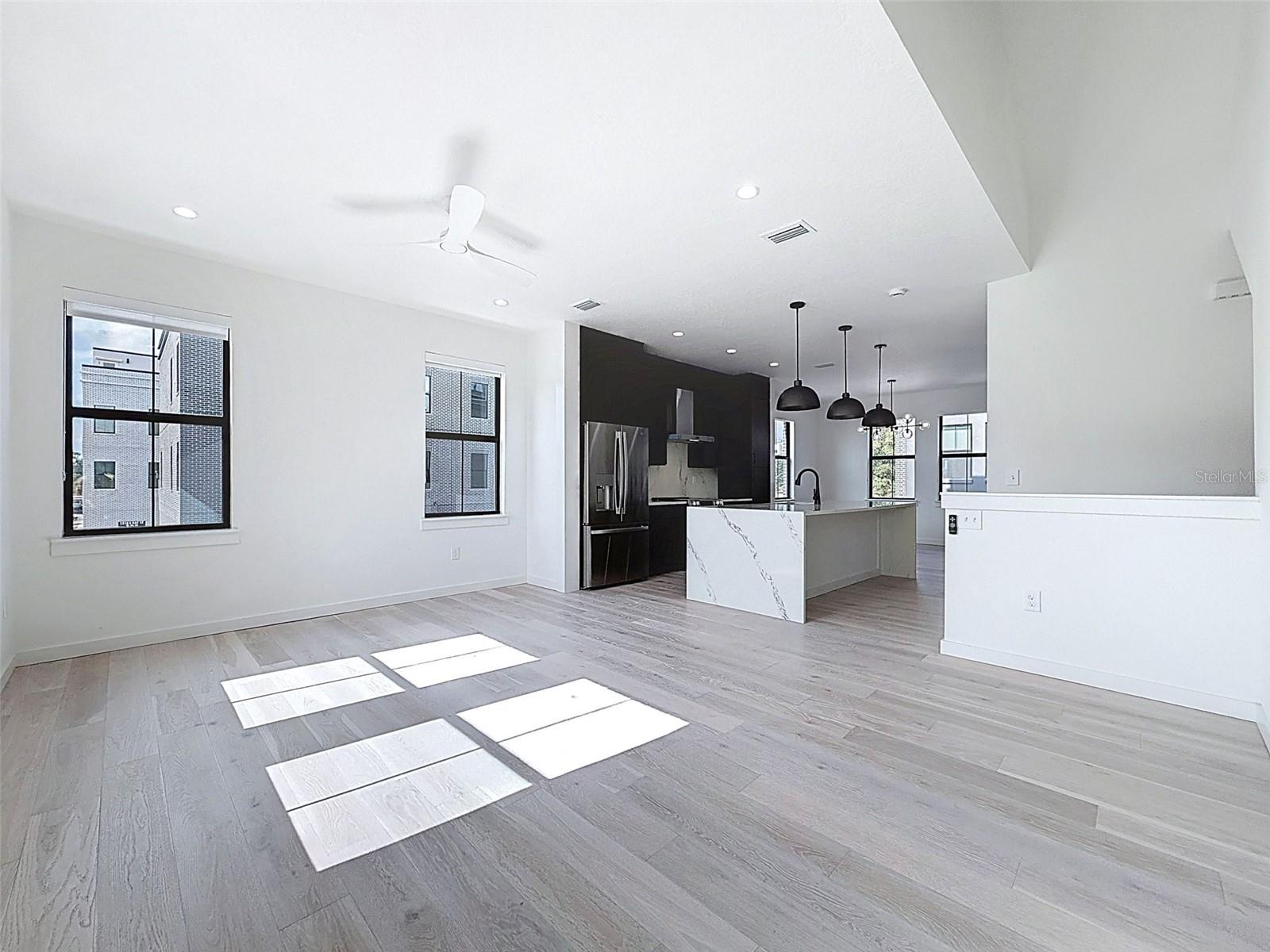 CANVAS TPA TWNHMS PH 1 - Residential Lease