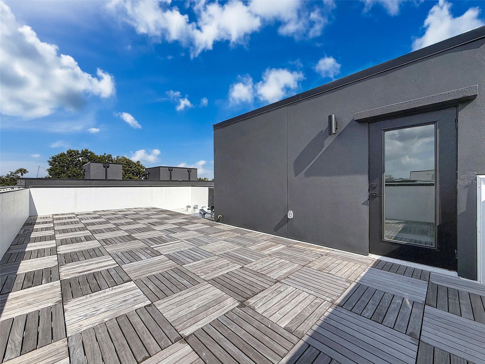 CANVAS TPA TWNHMS PH 1 - Residential Lease