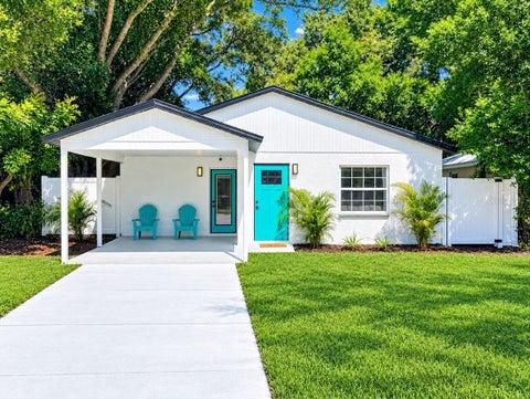 Photo of 4527 13th Avenue S, St Petersburg, FL 33711 (MLS # O6451889)