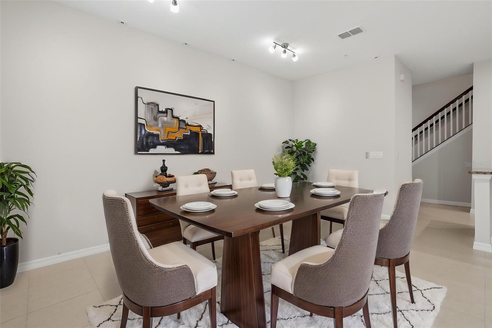 RANDAL WALK - Residential