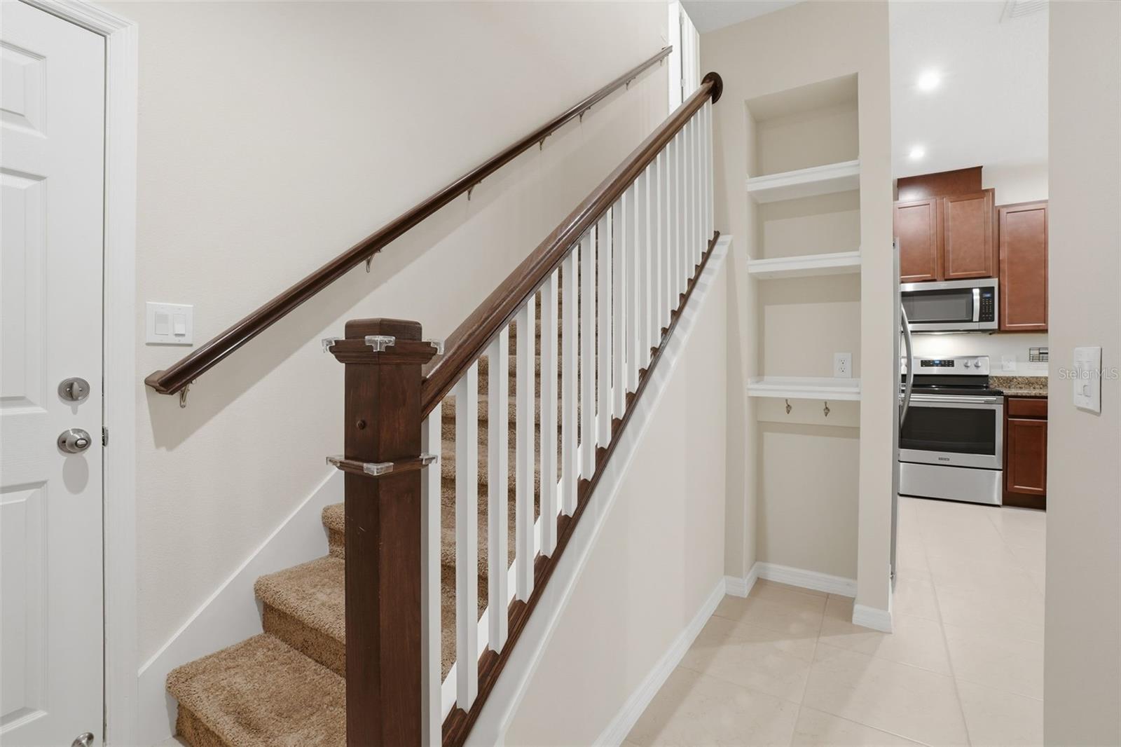 RANDAL WALK - Residential