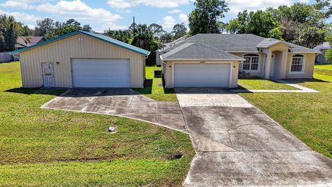 Photo of 2904 Victory Palm Drive, Edgewater, FL 32141 (MLS # V4948536)