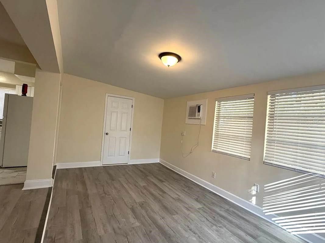 E R DAVIS SUB / COLLEGE PARK - Residential Lease