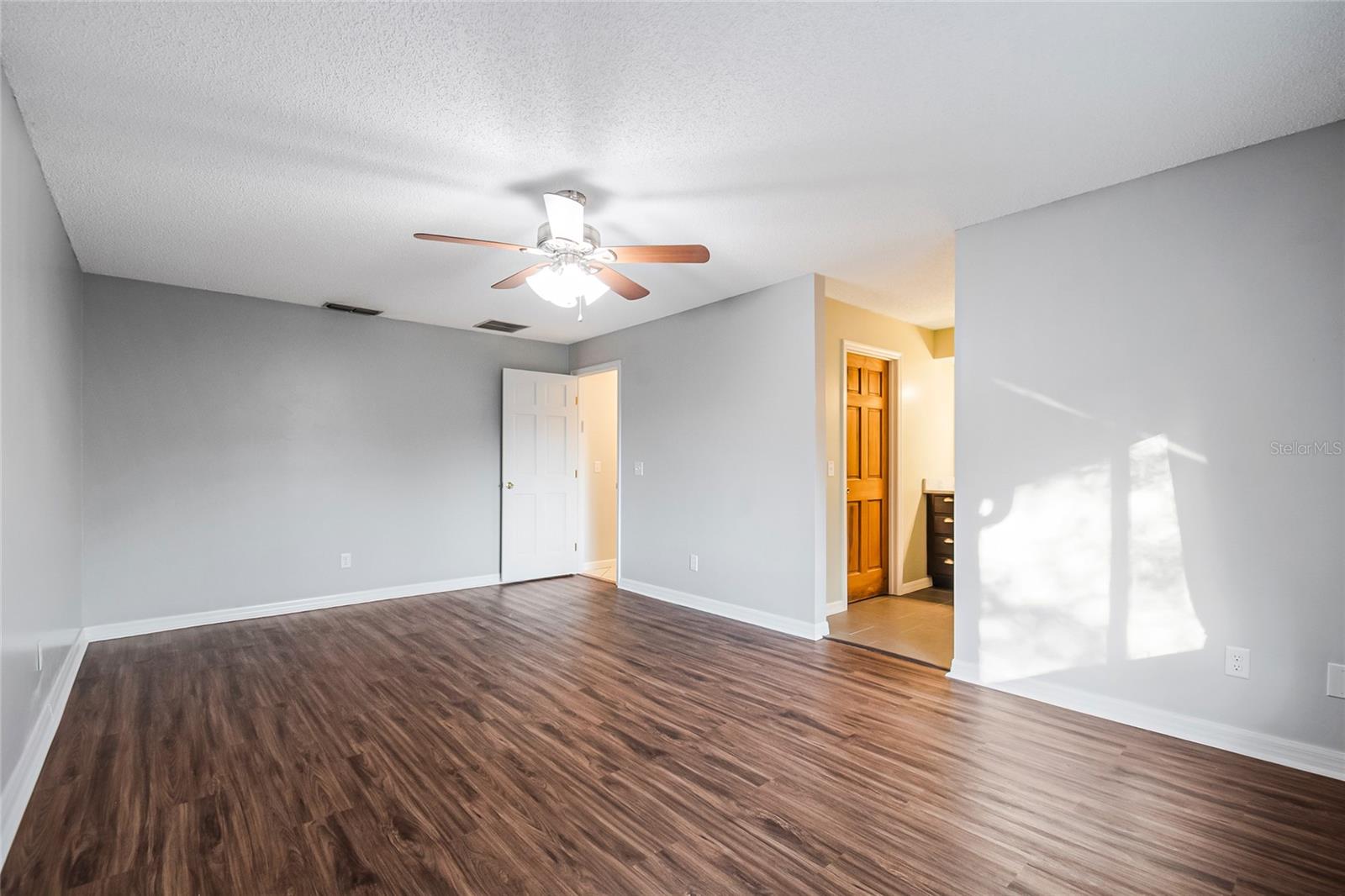 ORANGE BAY - Residential