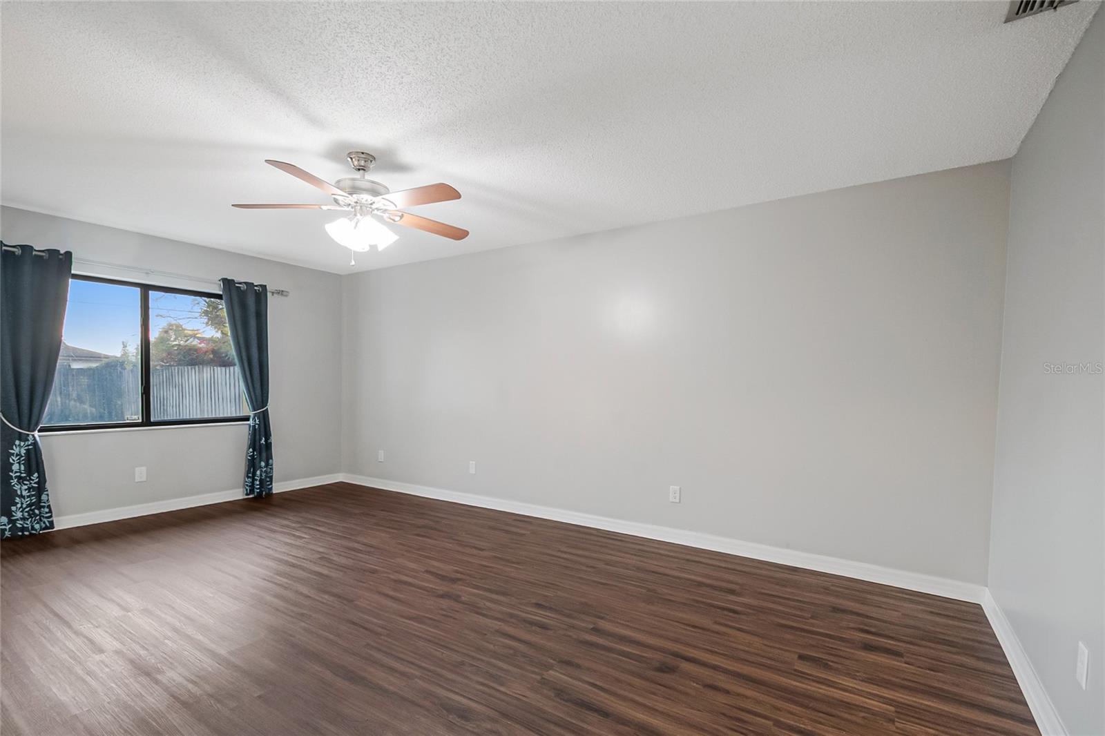 ORANGE BAY - Residential