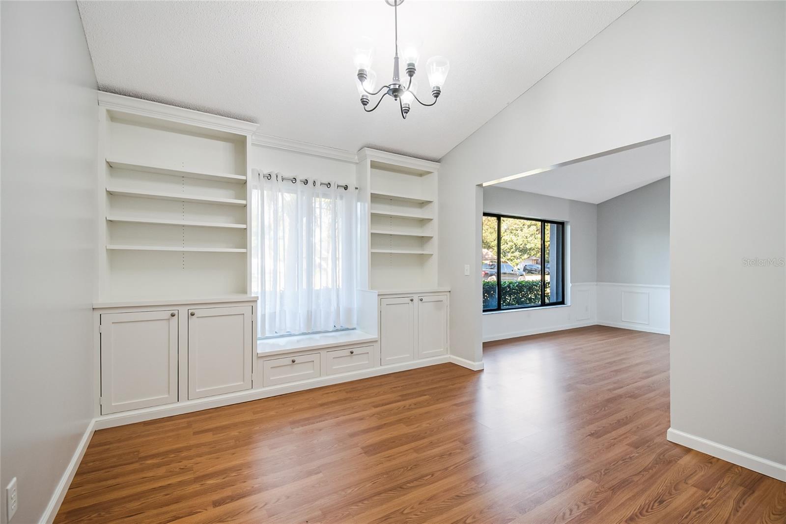 ORANGE BAY - Residential