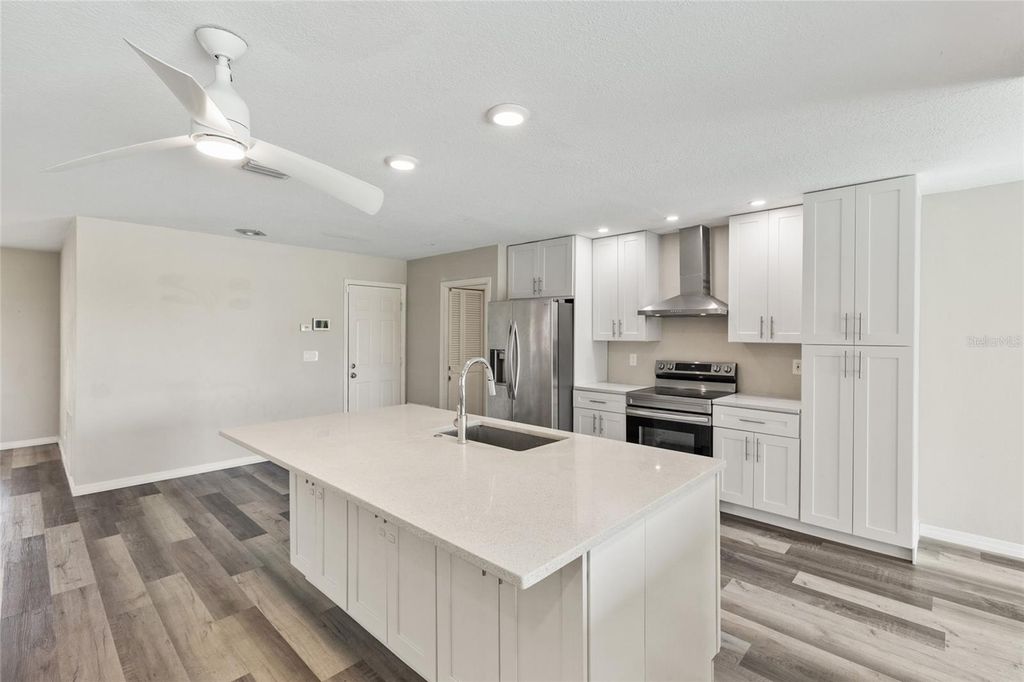 Photo of 1009 Kings Court, Venice, FL 34293 (MLS # A4686929)