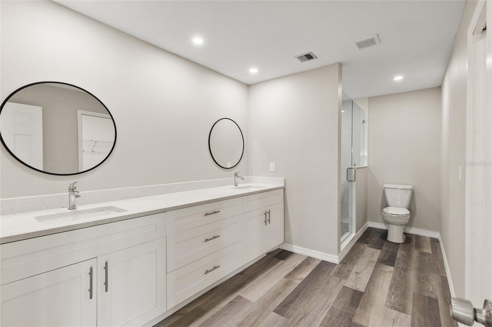 ROYAL TEE ESTATES SEC 1 - Residential