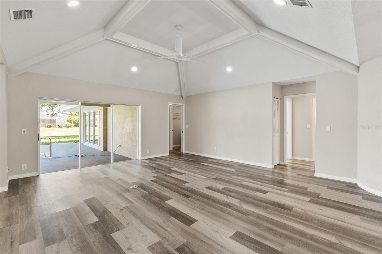 ROYAL TEE ESTATES SEC 1 - Residential