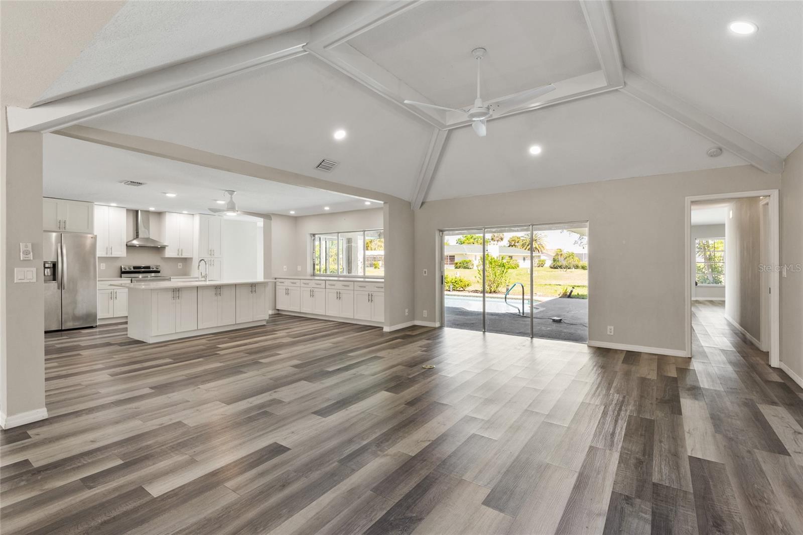 ROYAL TEE ESTATES SEC 1 - Residential