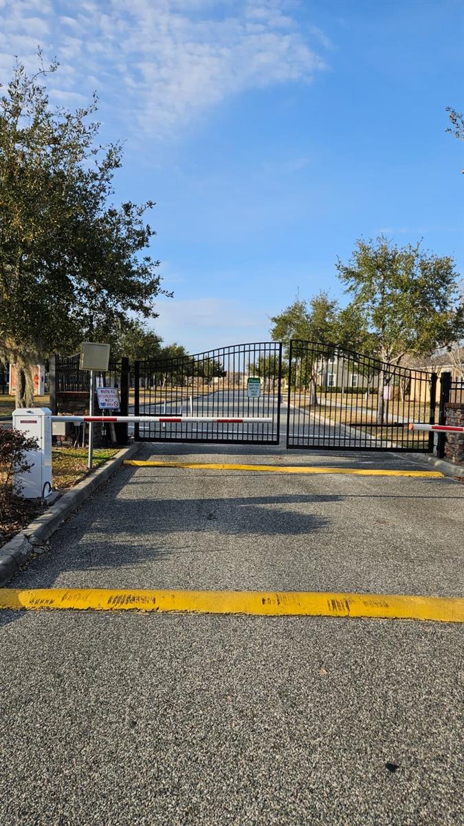 5209 CREEKSIDE PARK AVENUE