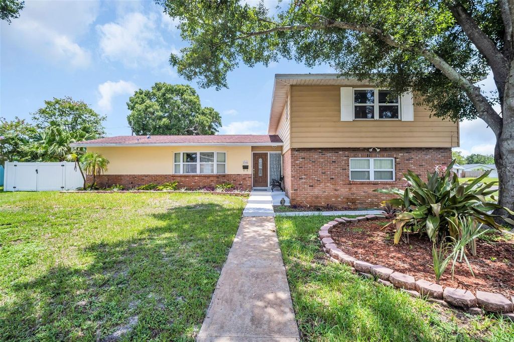 Photo of 7398 Windsor Lane, Clearwater, FL 33764 (MLS # TB8407637)