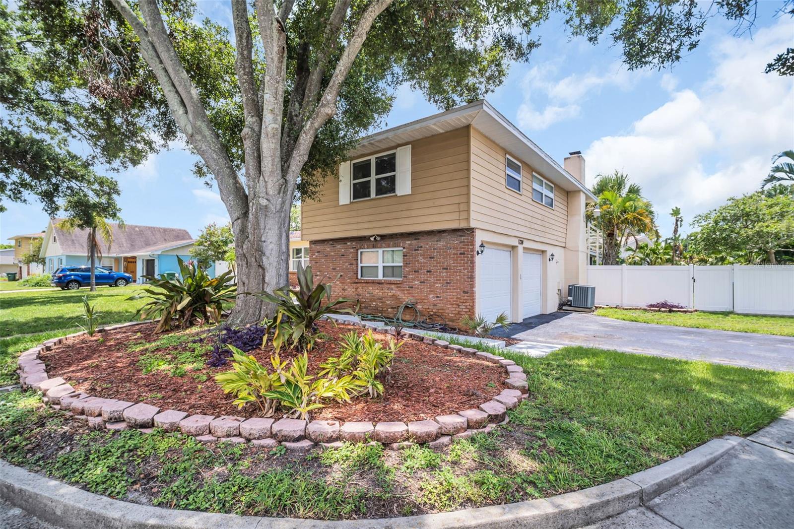 7398 WINDSOR LANE