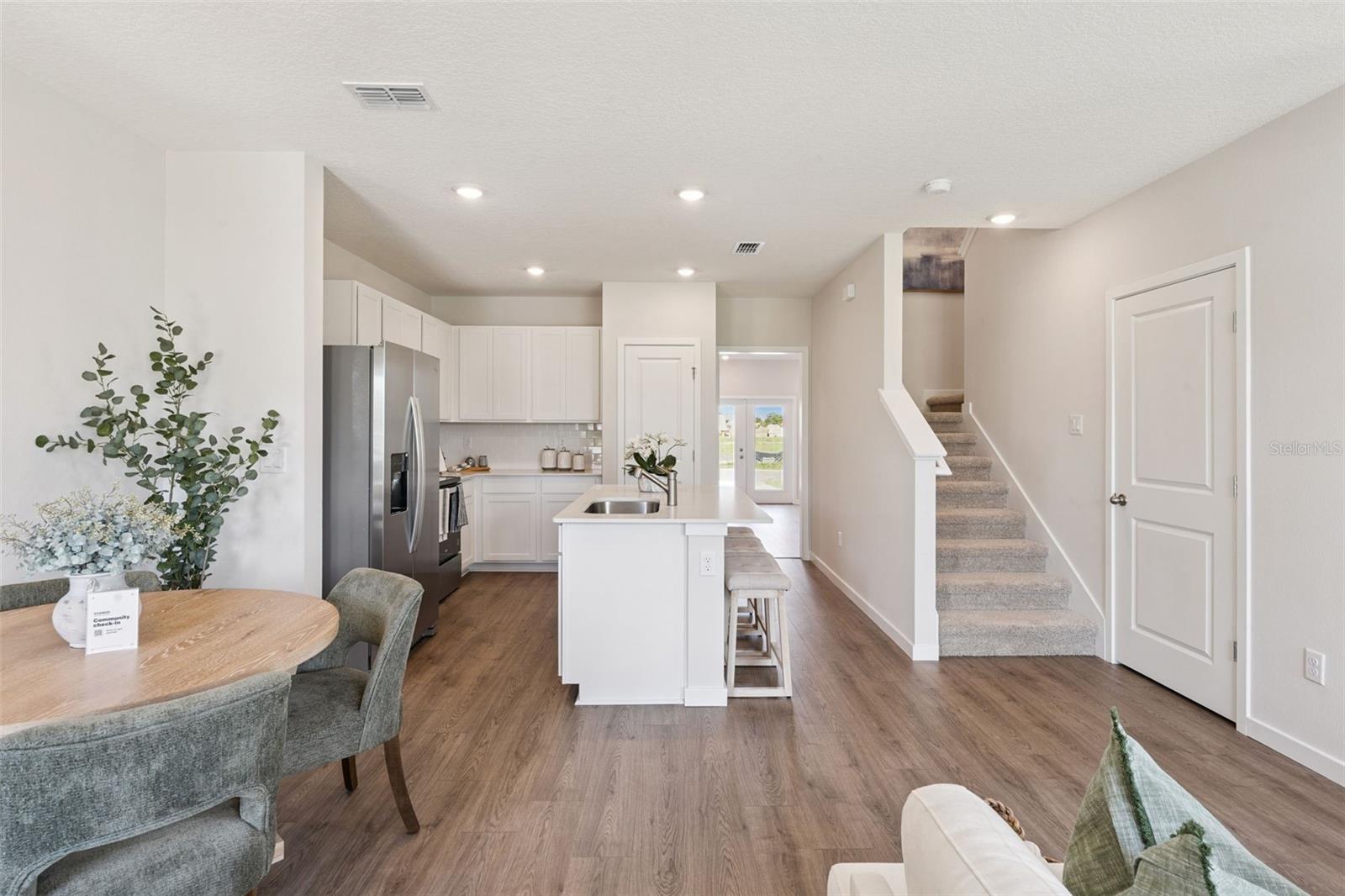 2253 RITA LANE