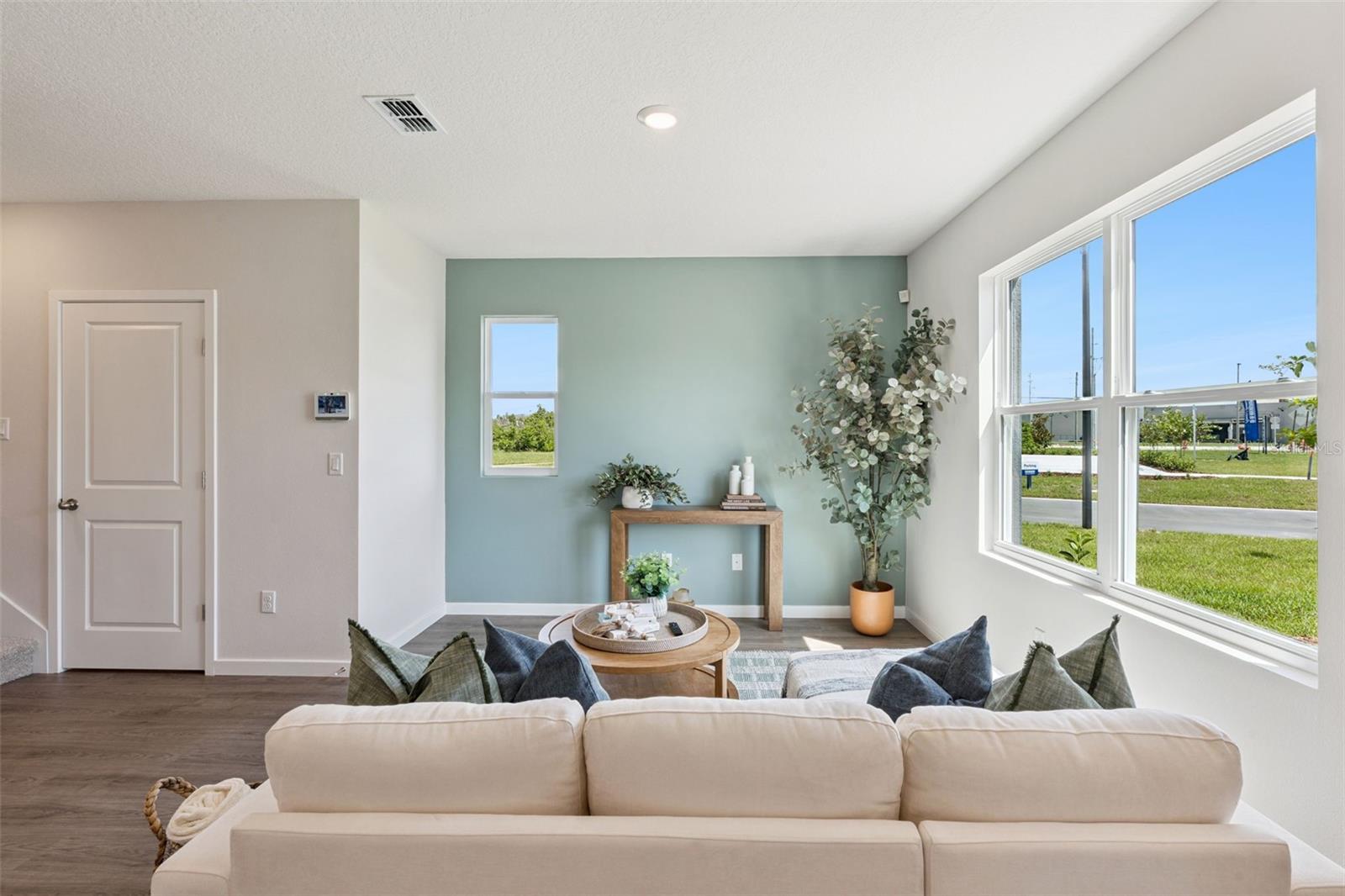 2253 RITA LANE