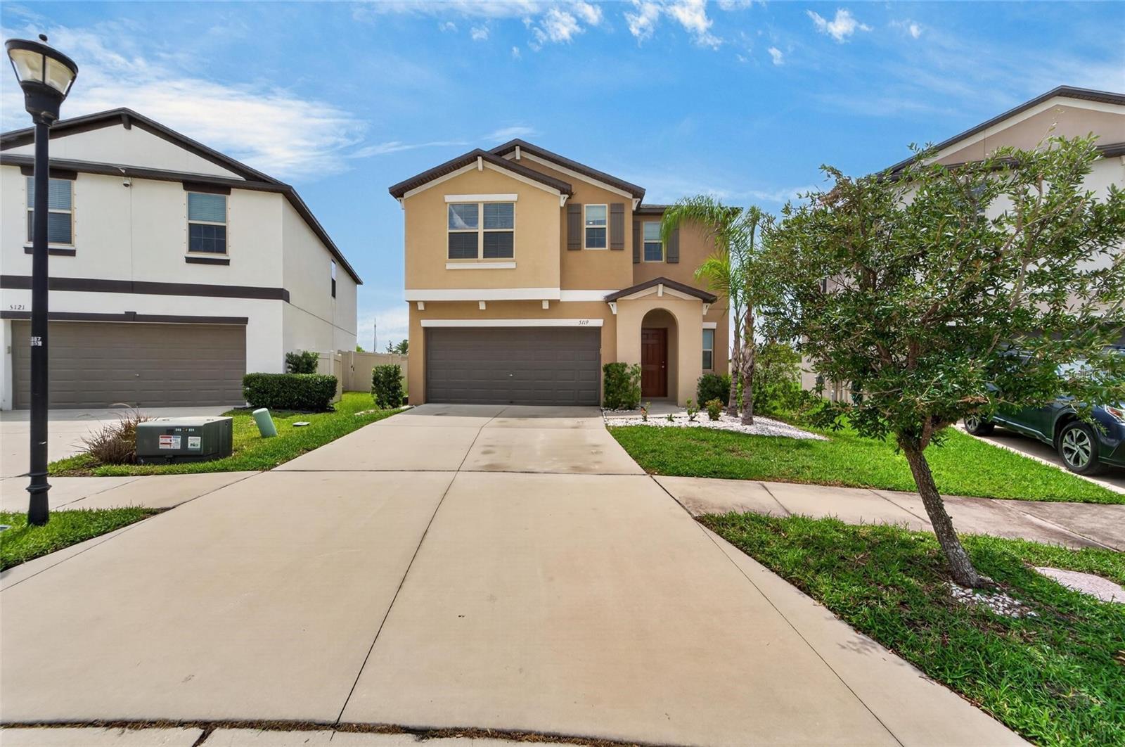 5119 WHITE CHICORY DRIVE