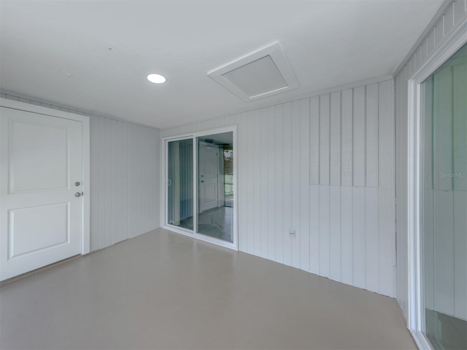 VENICE COUNTRY CLUB ESTATES RESUB - Residential Lease