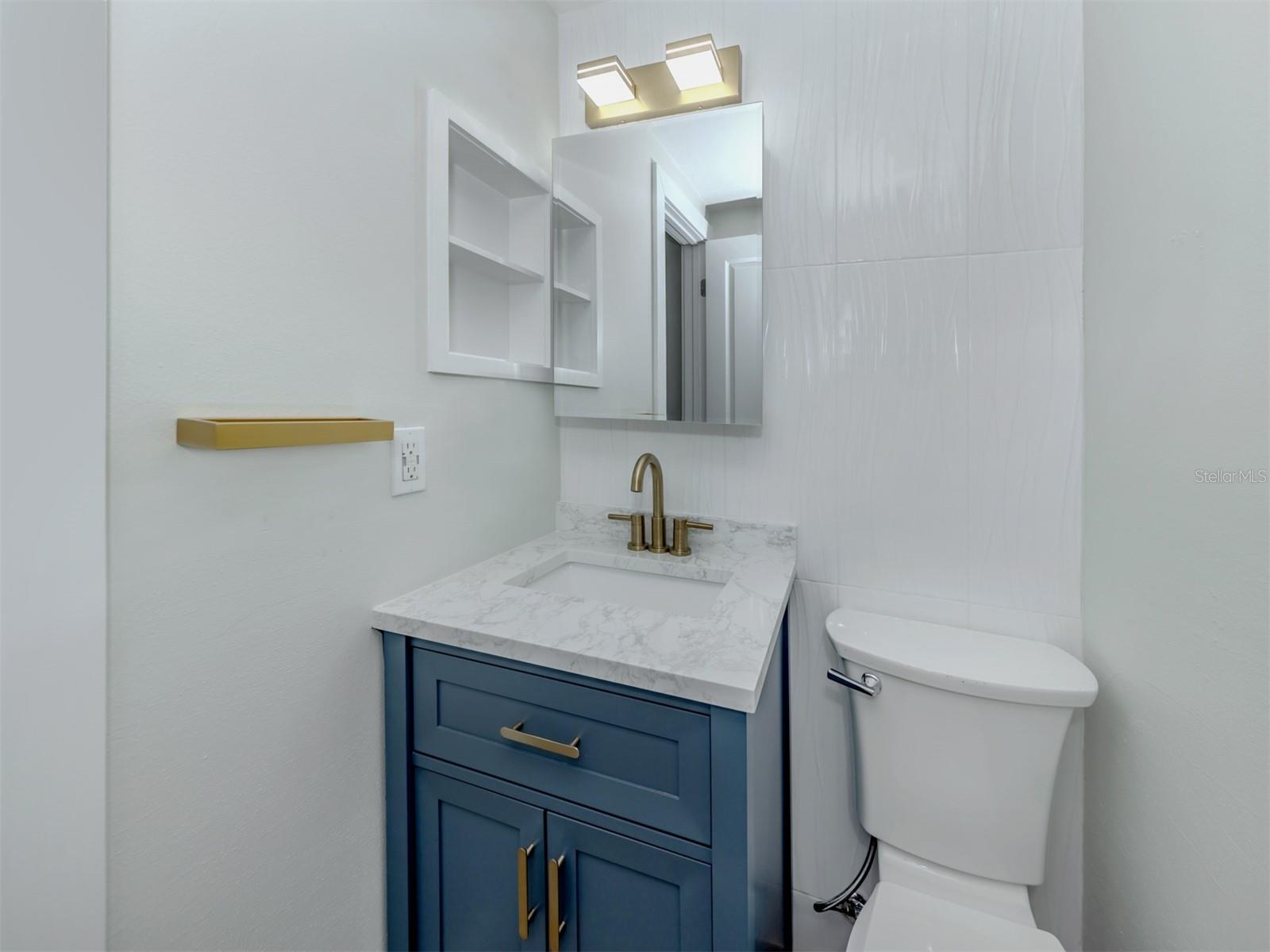 VENICE COUNTRY CLUB ESTATES RESUB - Residential Lease