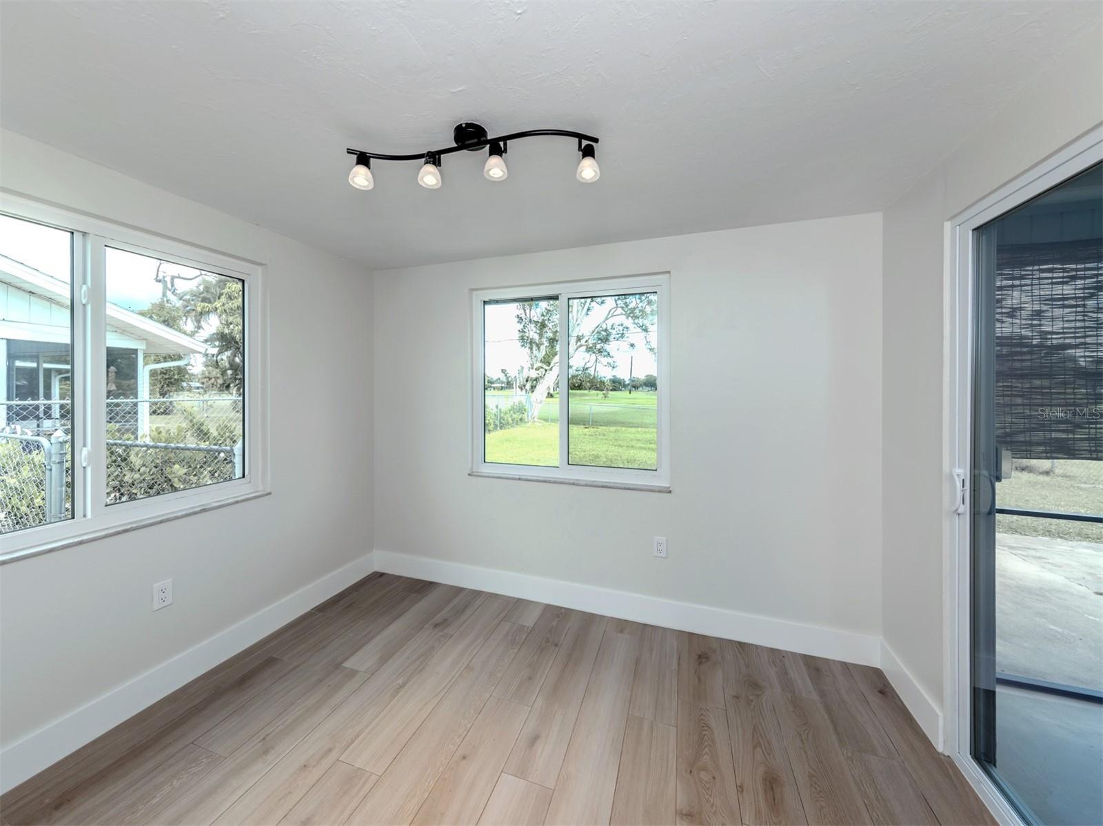 VENICE COUNTRY CLUB ESTATES RESUB - Residential Lease