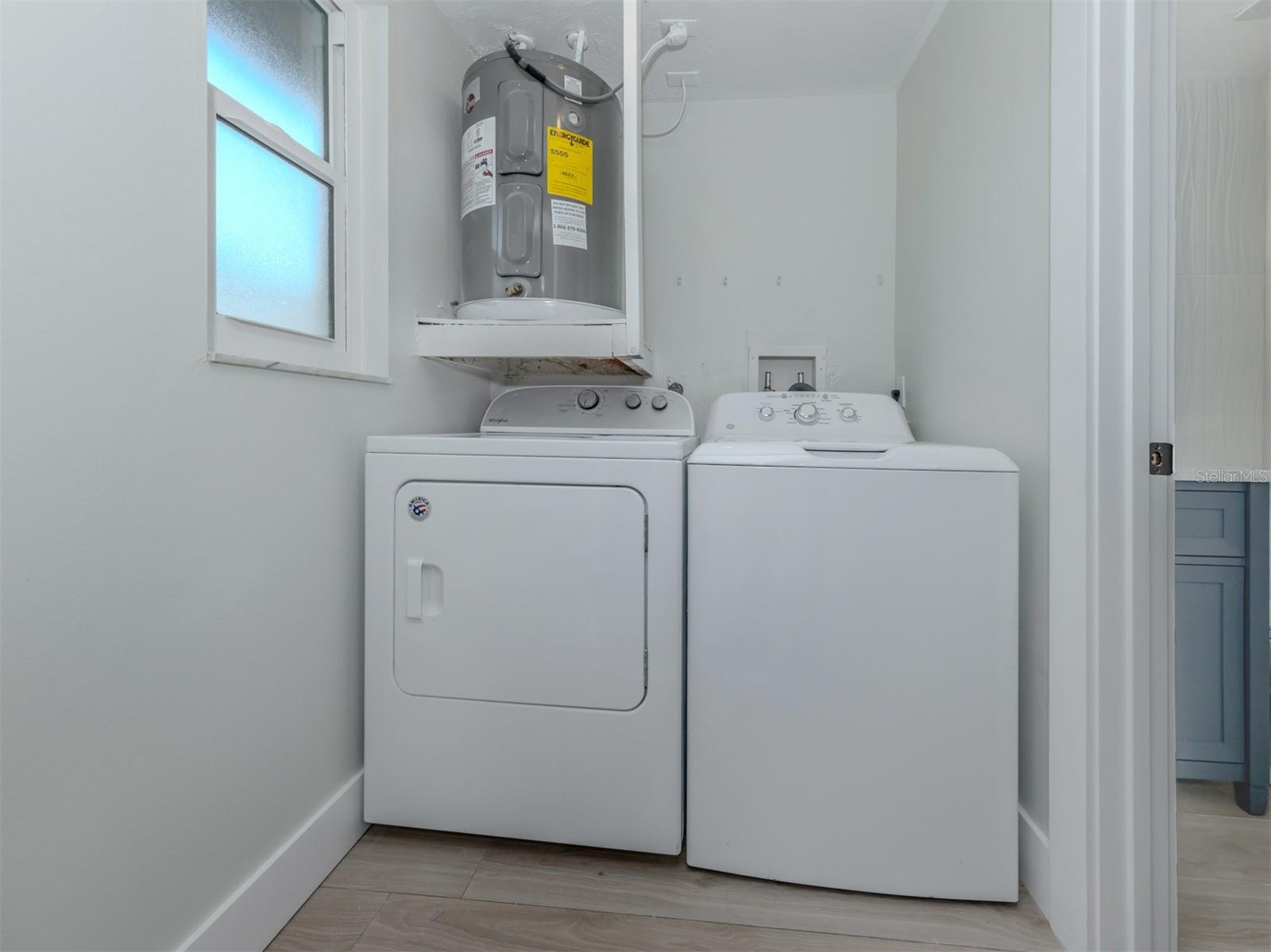 VENICE COUNTRY CLUB ESTATES RESUB - Residential Lease