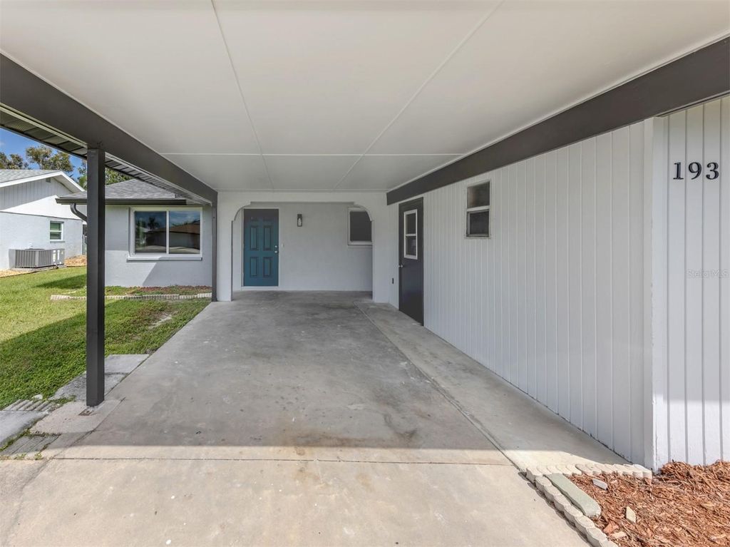 Photo of 193 Golf Club Lane, Venice, FL 34293 (MLS # N6141139)