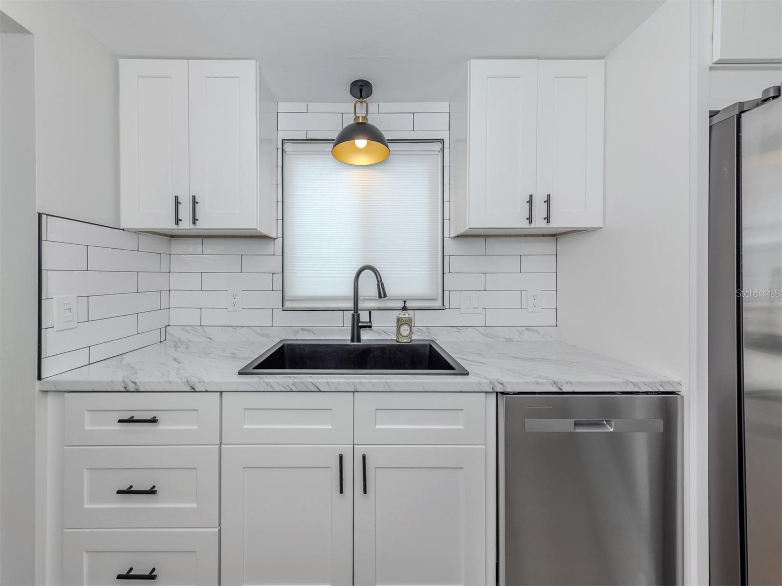 VENICE COUNTRY CLUB ESTATES RESUB - Residential Lease