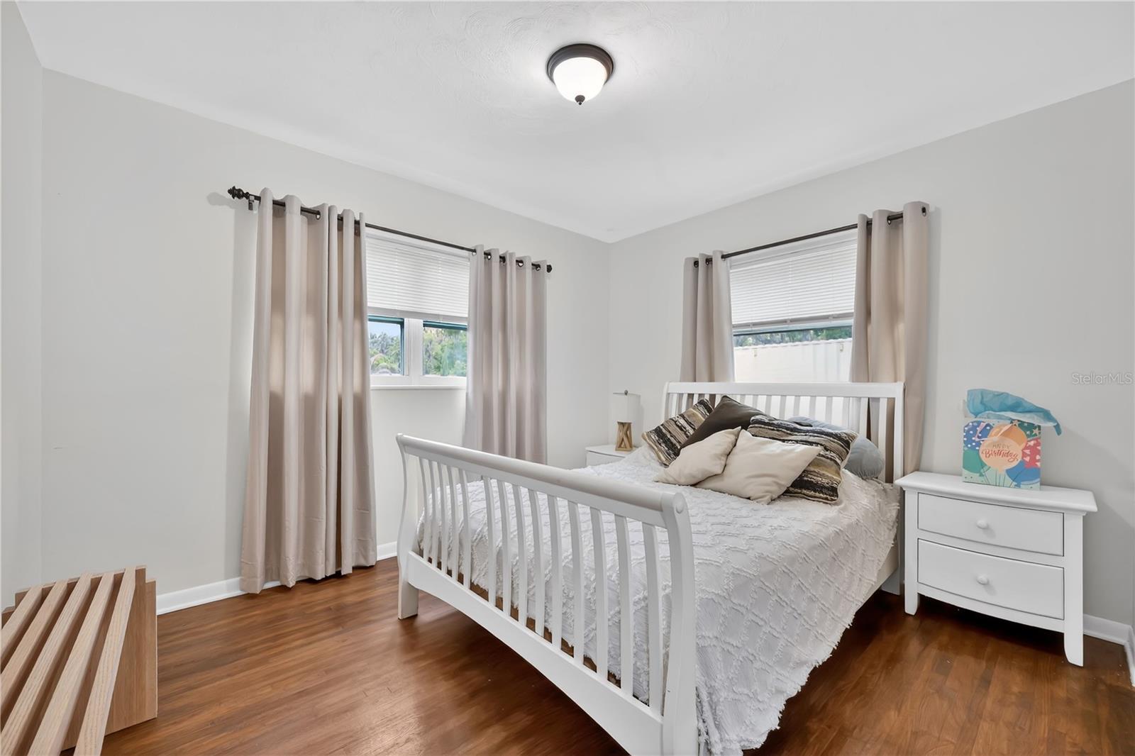 VAN SANT SUB - Residential