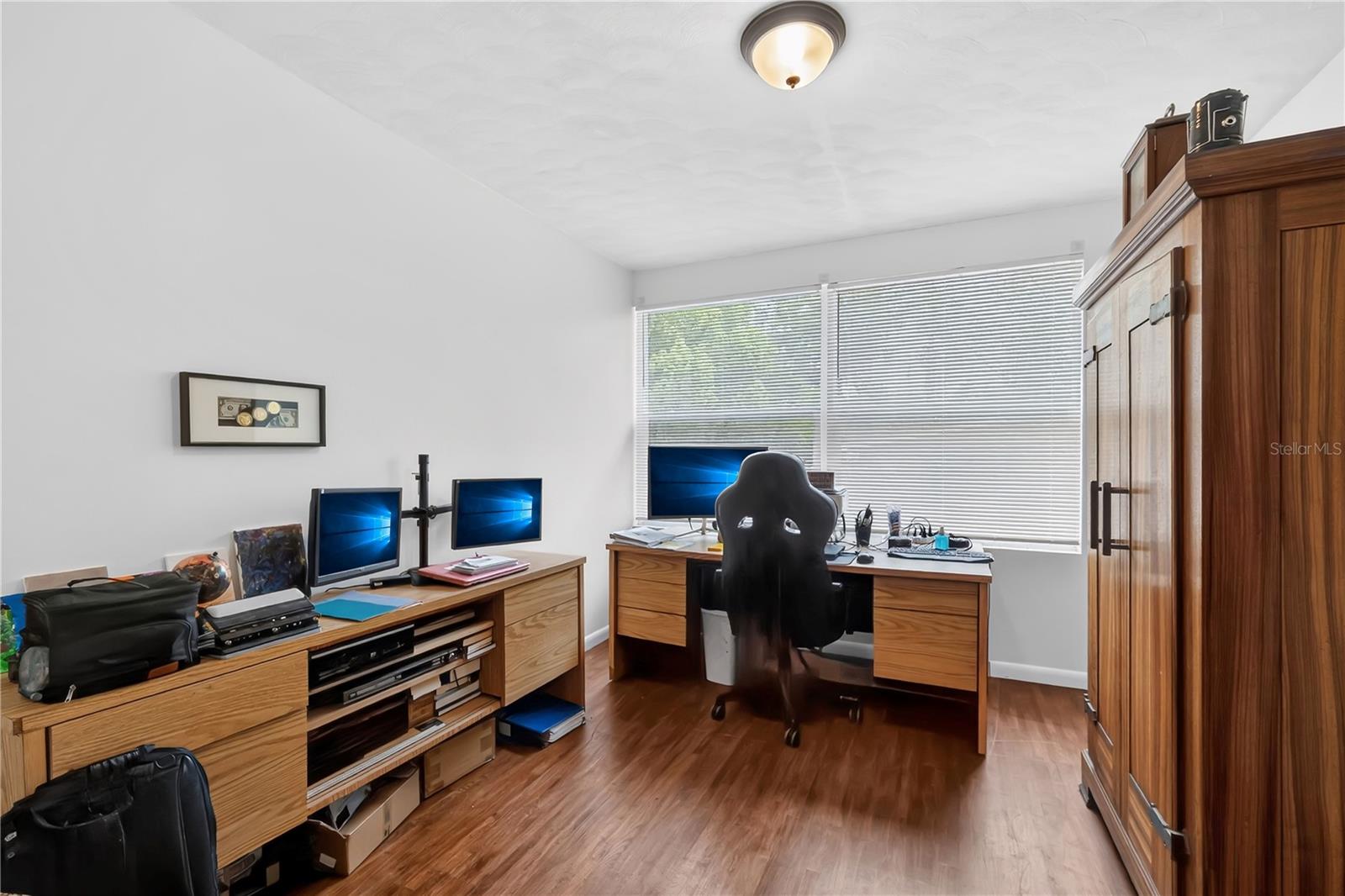 VAN SANT SUB - Residential