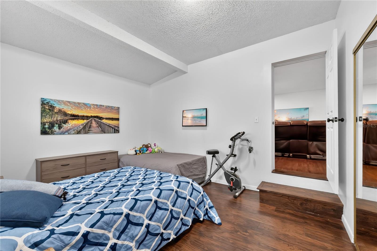 VAN SANT SUB - Residential