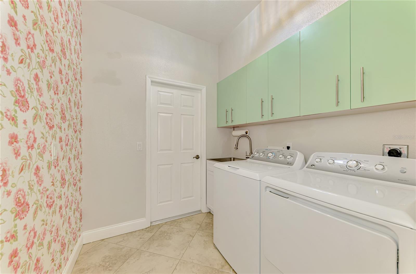 ROTONDA WEST BROADMOOR - Residential