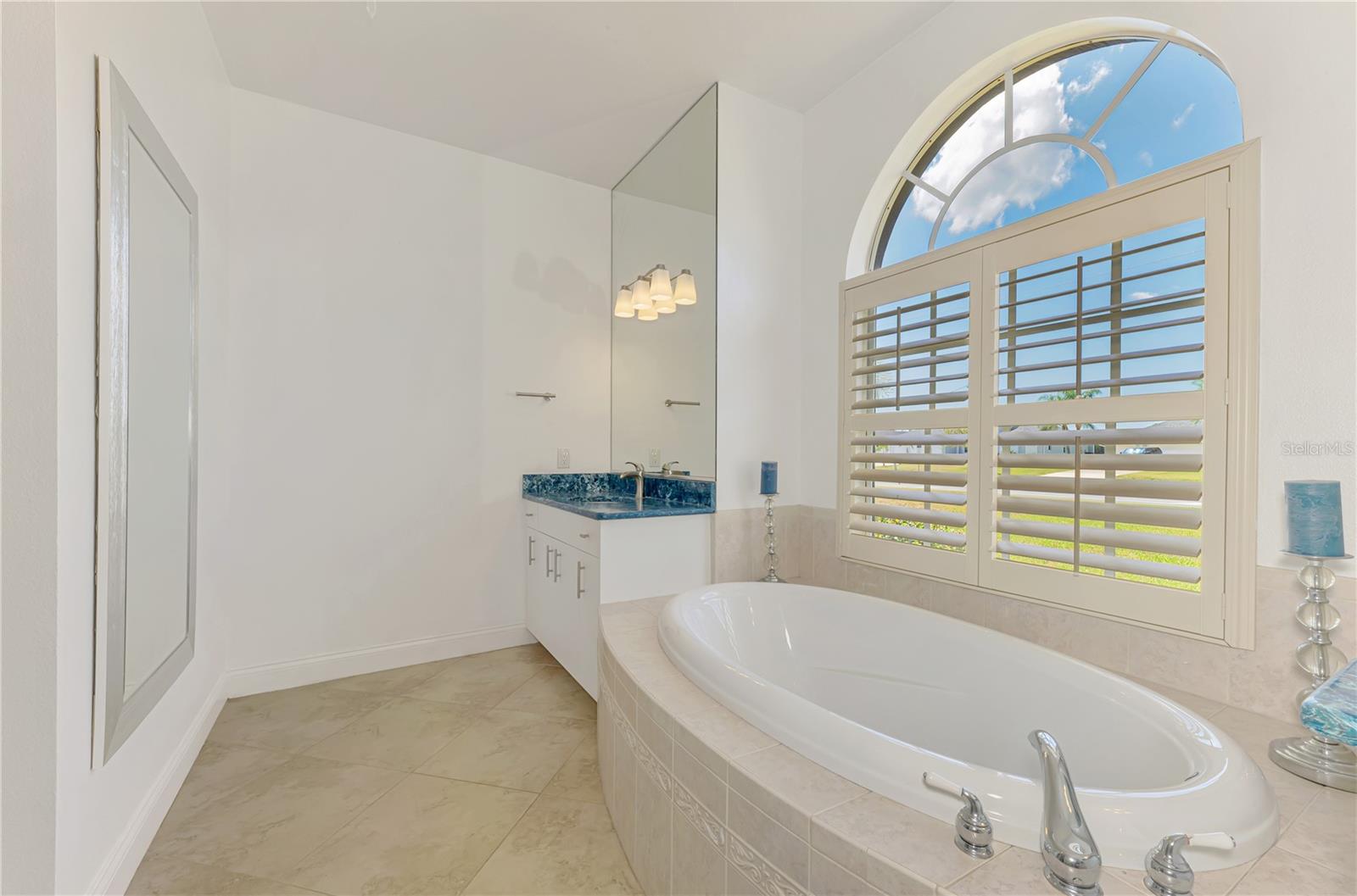 ROTONDA WEST BROADMOOR - Residential